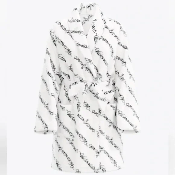 Victoria's Secret Cozy Plush Robe NWT, Size XS/S - Picture 2 of 4